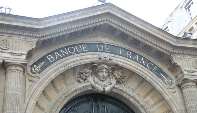Avantages avec un comparateur tarif banque