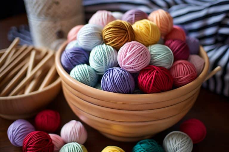 Découvrez les bases du tricot : matériel et premiers points