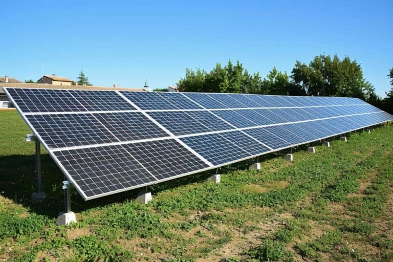 Comment les panneaux solaires contribuent-ils à la transition énergétique ?
